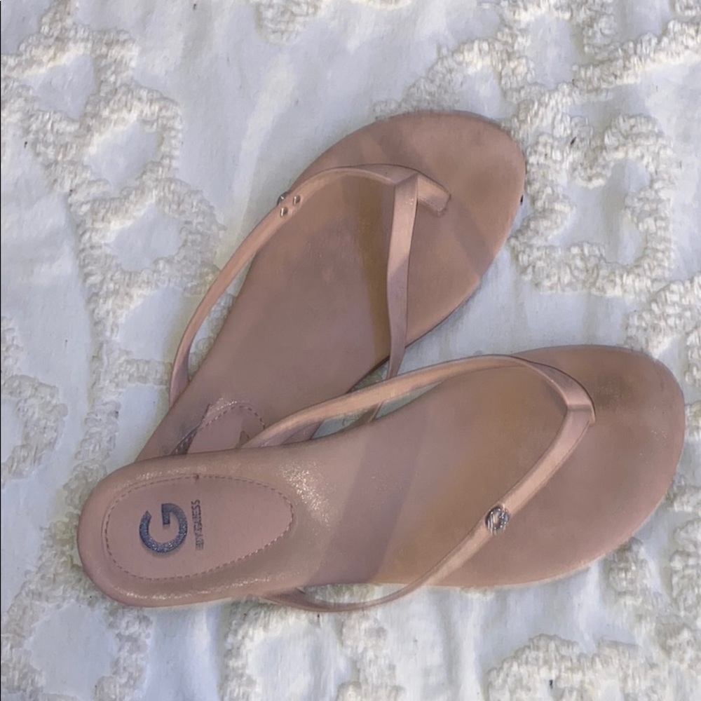 blush guess flip flops